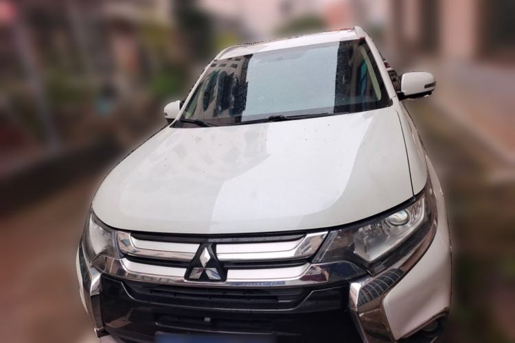 Used Mitsubishi Outlander 2018 2.0L Two-Wheel Drive Glory Edition 5 Seats
