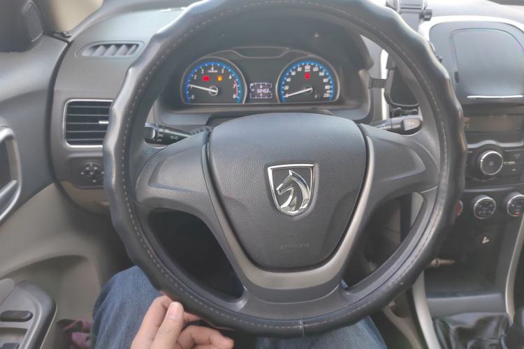 Used Baojun 610 2014 1.5L manual standard version