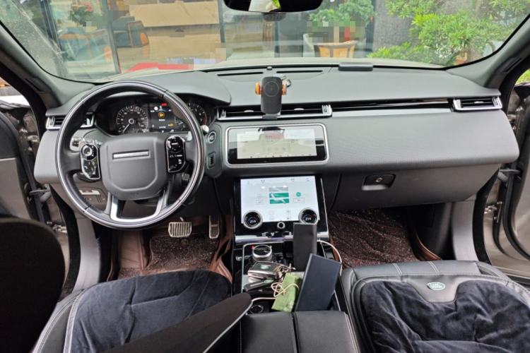 Used Land Rover Range Velar 2020 P340 R-DYNAMIC S Center Console
