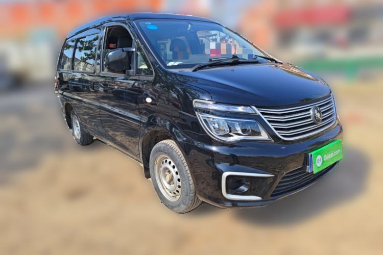 Used FORTHING Lingzhi 2022 M5 1.6L Practical 7-Seater Front Right 45 Deg