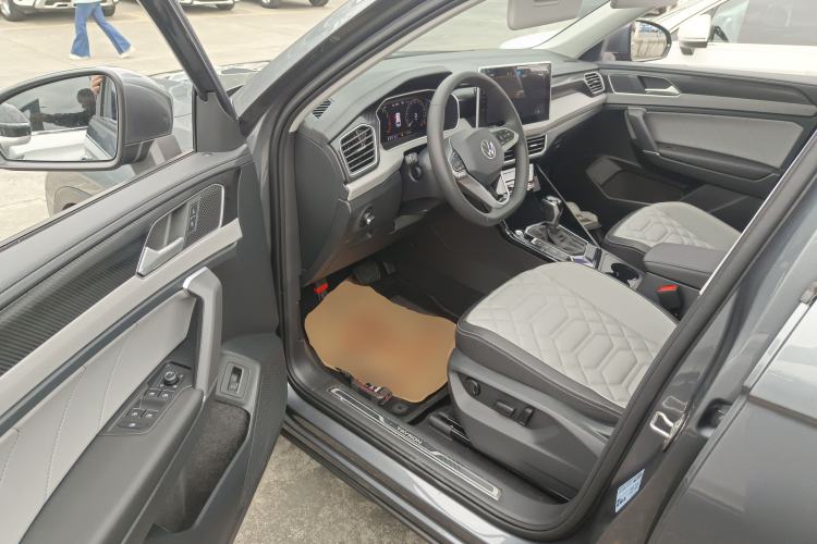 Used Volkswagen Tayron 2023 300TSI Two-Wheel-Drive Luxury Plus Advanced Edition Driver Seat