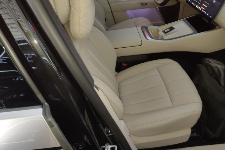 Used ONVO Luxeed L90 2025 Model—Ultra Six-Seater Version
