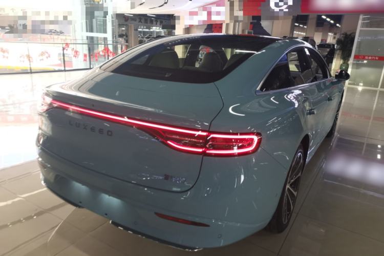 Used Hima Luxeed S7 2025 785 km Ultra