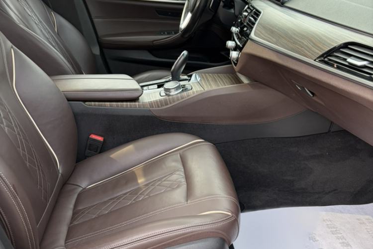 Used BMW 5 Series 2018 530Li Leading Edition Luxury Package
