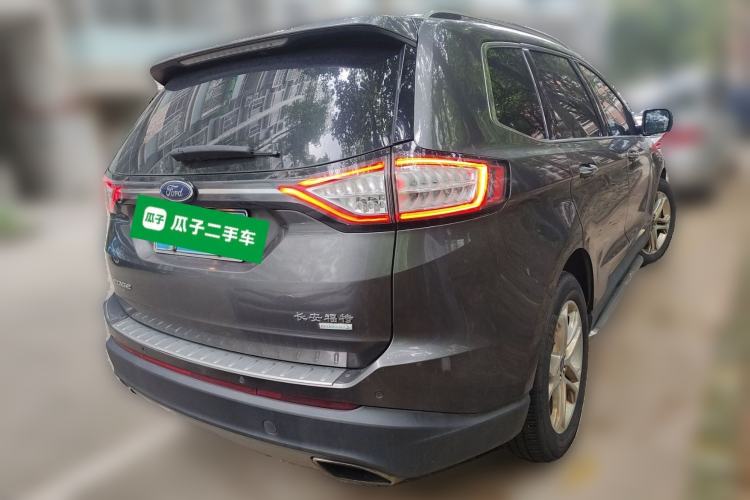 Used Ford Edge 2015 2.0T GTDi Two-Wheel-Drive High-Line Version
