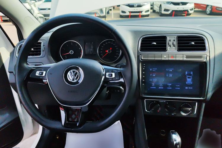 Used Volkswagen Polo 2016 1.6L Automatic Comfort Model