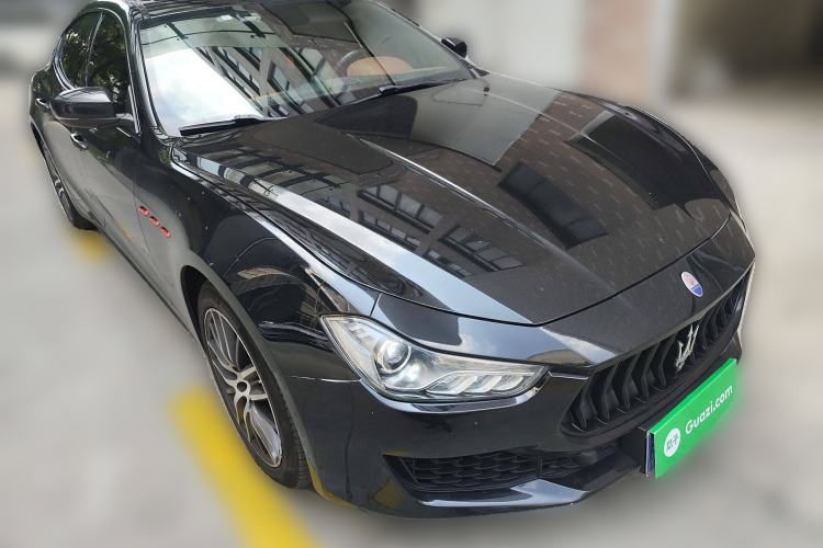 Used Maserati Ghibli 2021 2.0T Sharp Edition Front Right 45 Deg