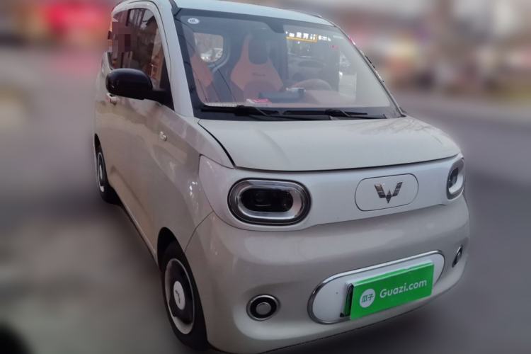 Used Wuling Hongguang MINIEV 2024 3rd Generation 170 km Front Right 45 Deg