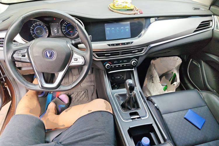 Used CHANGAN Eado 2018 1.6L GDI Manual Fashion Edition Center Console