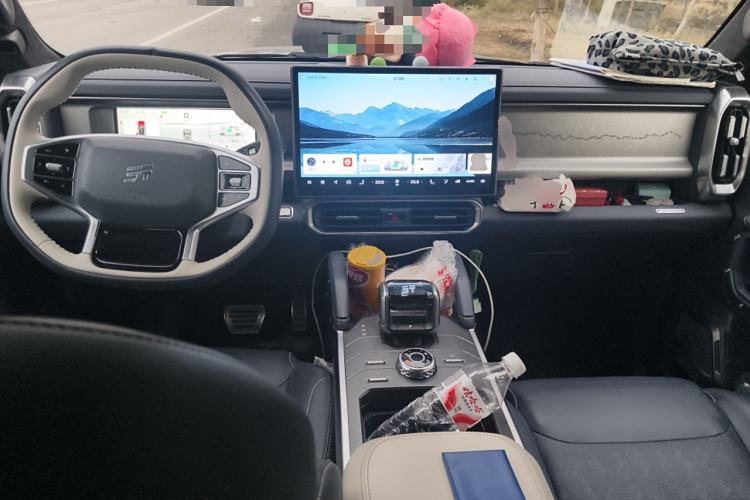 Used JETOUR Traveler C-DM 2024 C-DM 208KM Mountain & Wilderness Edition Center Console