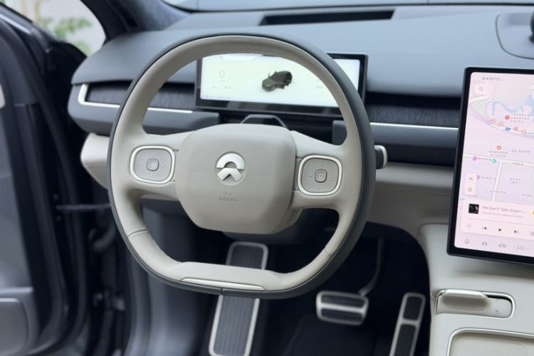 Used Nio ES8 2024 100kWh Signature Edition Interior 2