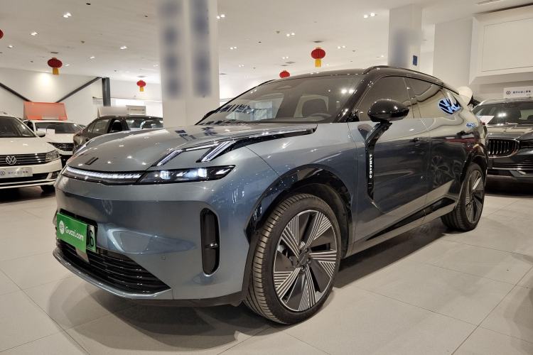 Used Lynk & Co 08 EM-P 2025 220 km All-Wheel-Drive Performance Halo