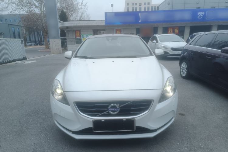 Used Volvo V40 2016 T3 Zhiyi Edition
