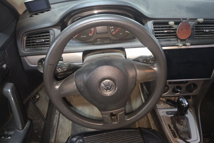 Used Volkswagen Lavida 2013 Revised Classic 1.6L Automatic Fashion Edition
