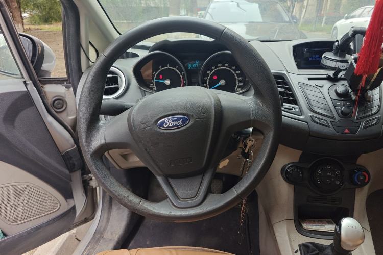 Used Ford Fiesta 2013 Sedan 1.5L Manual Fashion Edition
