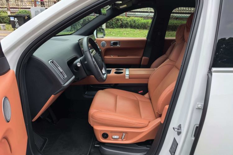 Used Li Auto L6 2025 Pro Smart Refresh Edition Interior 1