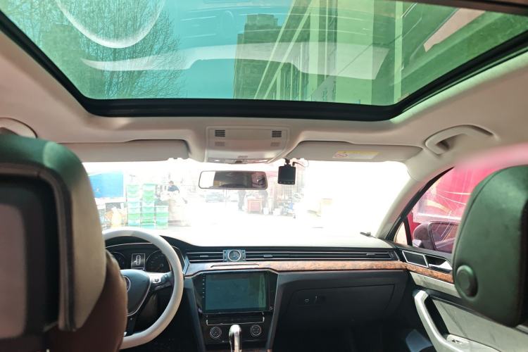 Used Volkswagen Magotan 2018 330TSI DSG Advanced Model Headliner