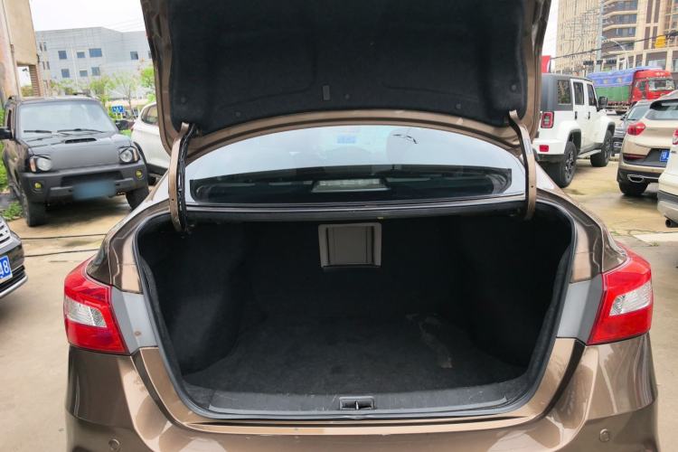 Used Nissan Sylphy 2016 1.6 XL CVT Luxury Edition Trunk