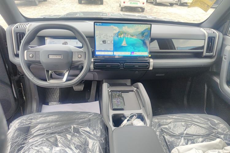 Used Chery Fengyun Fulwin X3 Plus 2025 Model 401 Two-Wheel Drive Smart Leading Edition Center Console