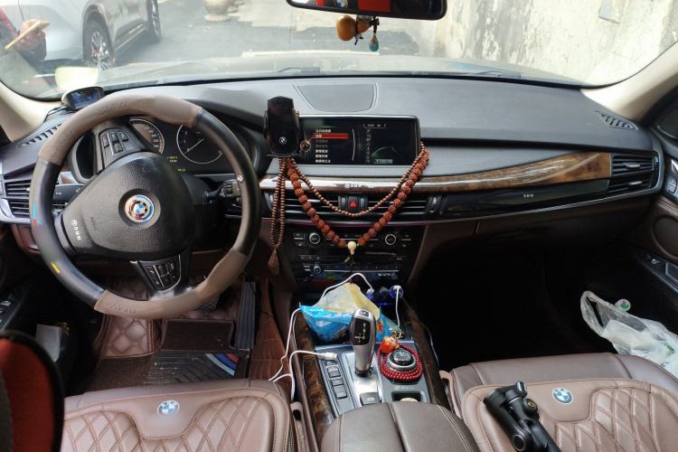 Used BMW X5  Center Console