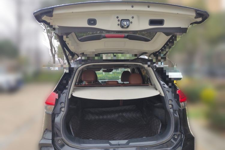 Used Nissan X-Trail 2017 2.5L CVT Ultimate Edition 4WD Trunk