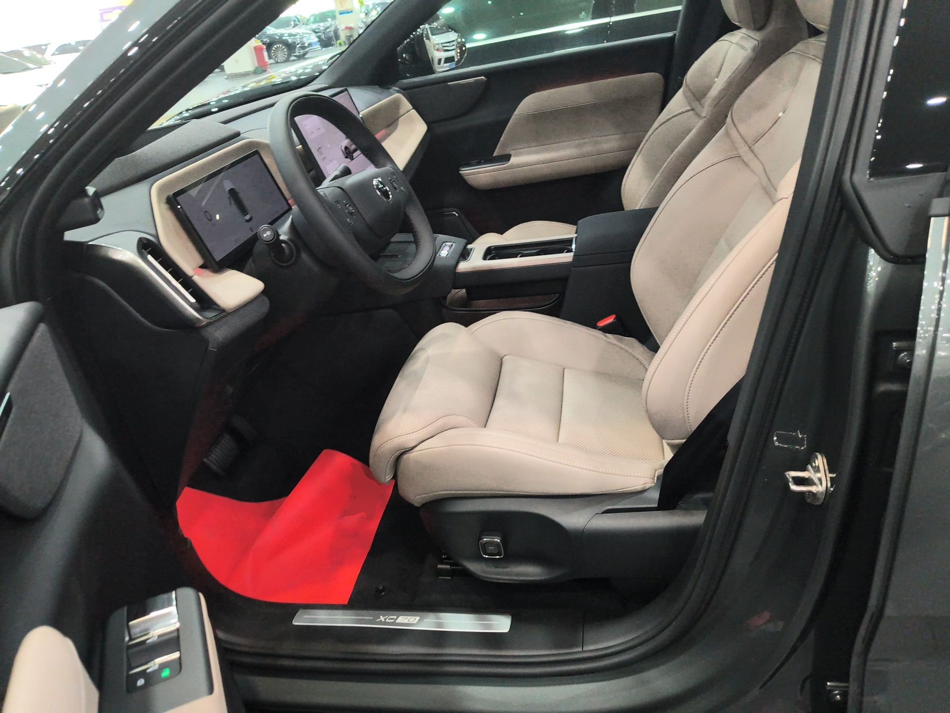 Переднее сиденье в автомобиле