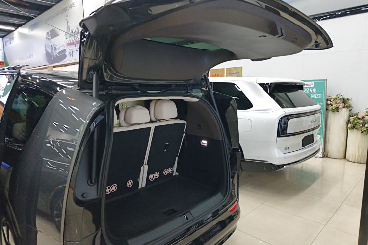 Used Li Auto MEGA 2024 Ultra Model