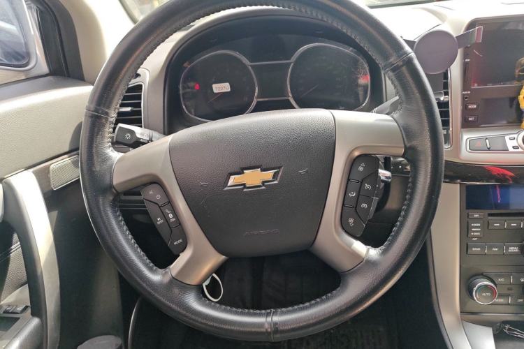 Used Chevrolet Captiva 2015 2.4L 4x4 Flagship Edition 7-Seater