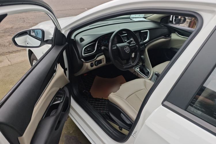 Used Buick GT 2016 15N Automatic Elite Edition Driver Seat