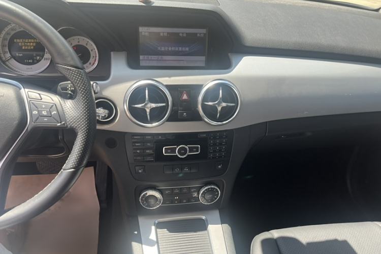 Used Mercedes-Benz GLK-Class 2013 GLK 300 4MATIC Dynamic Sunroof Model Interior 13