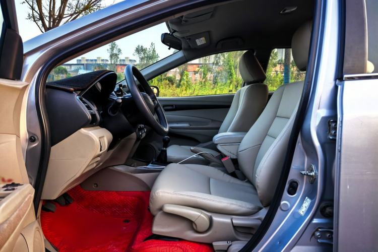 Used Honda City Classic 2012 1.5L manual Comfort version
