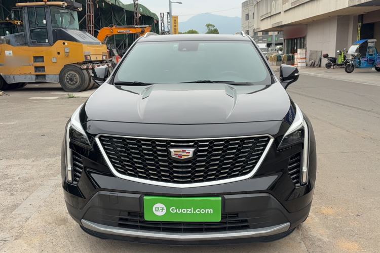 Used Cadillac XT4 2023 28T Two-Wheel-Drive Luxury Version Front