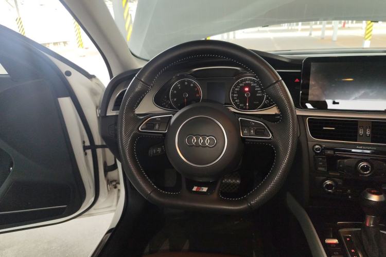 Used Audi A4L 2015 45 TFSI quattro Individual Sport Edition Steering Wheel