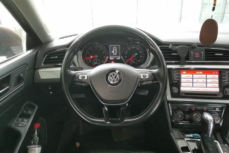 Used Volkswagen Lamando 2015 280TSI DSG Comfort Edition Steering Wheel