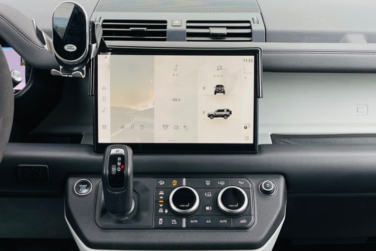 Used Land Rover Defender 2023 Facelift 90 3.0T P400 XS Audio And AC Panel