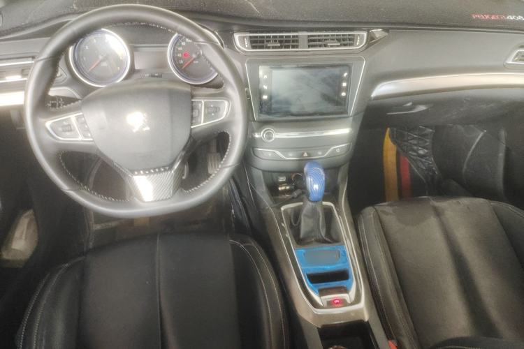 Used Peugeot 408 2016 1.6T Automatic Luxury Edition Center Console