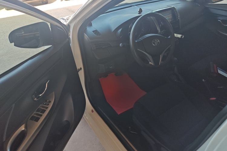 Used Toyota YARiS L Zhi Xuan 2015 1.5E Automatic Charm Edition
