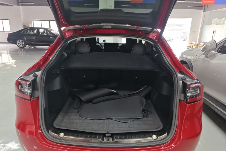 Used Tesla Model Y 2022 Long-Range All-Wheel-Drive Version