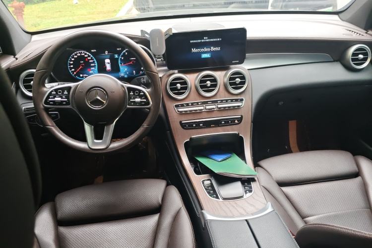 Used Mercedes-Benz GLC 2020 Facelift GLC 260 L 4MATIC Luxury Edition Center Console