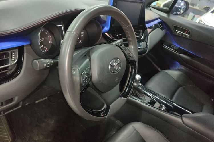 Used Toyota IZOA 2020 2.0L Yichi Version