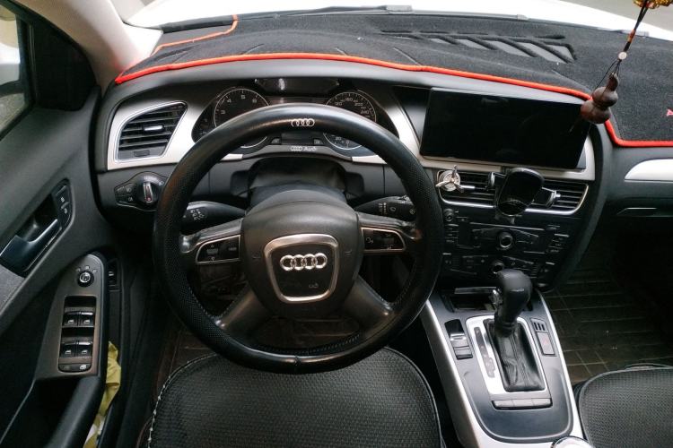 Used Audi A4L 2012 2.0 TFSI automatic standard version