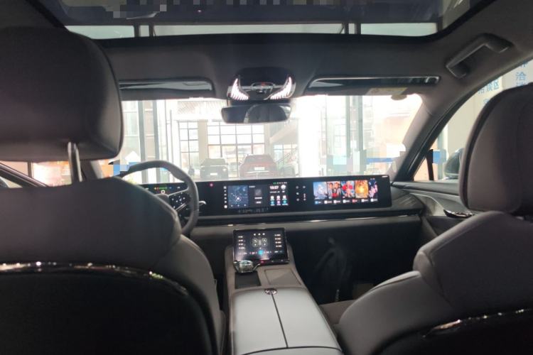 Used VOYAH PASSION 2024 PHEV Four-Wheel Drive Ultra-Long Range Flagship Model Headliner