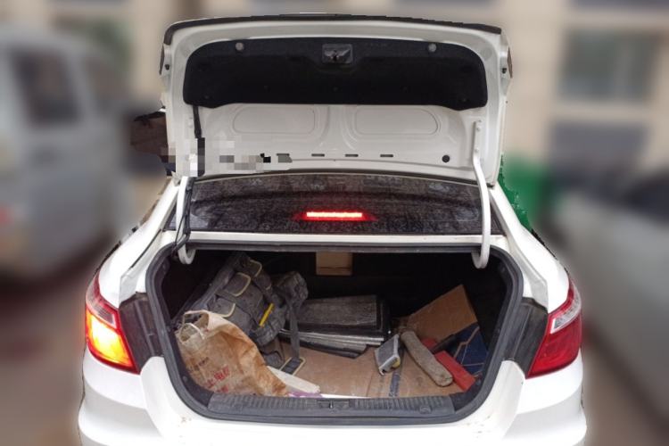 Used CHANGAN Eado 2015 1.6L Manual Luxury Model China IV Standard Trunk