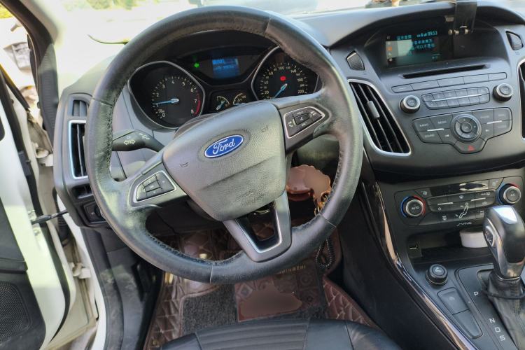 Used Ford Focus 2015 Sedan EcoBoost 125 Automatic Supreme Style Edition