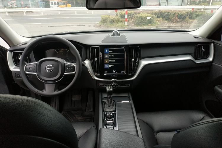 Used Volvo XC60 2019 T5 4x4 Smart Edition China VI Standard
