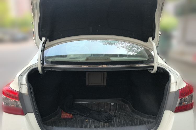 Used Nissan Sylphy 2012 1.6 XL CVT Luxury Edition Trunk