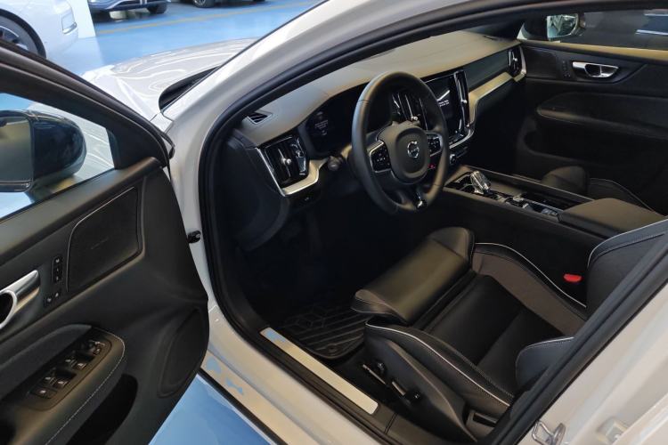 Used Volvo S60 2025 B5 Zhiya Sport Edition