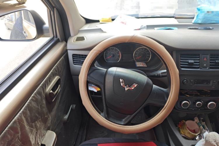 Used Wuling Rongguang V 2016 1.5L Practical Version Steering Wheel