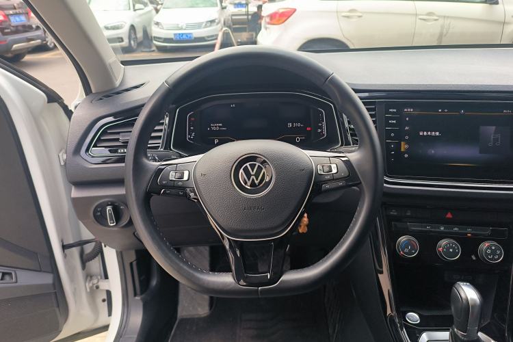 Used Volkswagen T-ROC 2021 280TSI DSG Two-Wheel Drive Comfort Connect 30th Anniversary Edition Steering Wheel