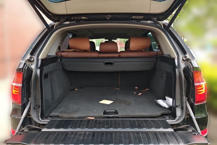 Used BMW X5 2013 xDrive35i Leading Model Trunk